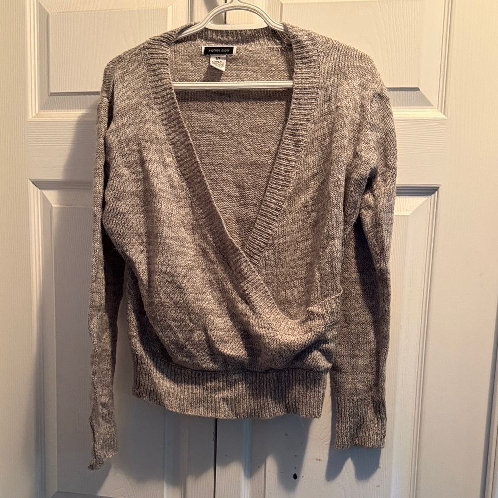 H&M Heather Gray V-Neck Sweater